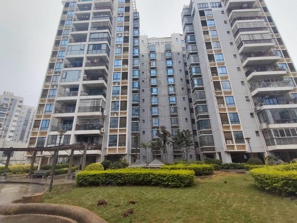 南宁青秀凤岭北永凯春晖花园西c区万象城附近一公里大两房春晖花园