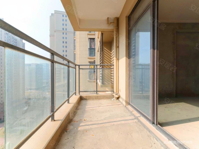 max产业园旁,富丽金澜湾毛坯三房,南北通透户型,中间楼层