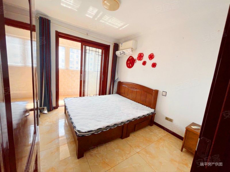 华林国际公馆洋房精装出售,套三带家具家电,报价67万