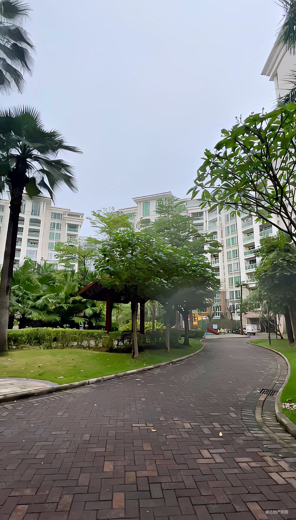 三正半山豪苑3室2厅2卫115㎡南北245万