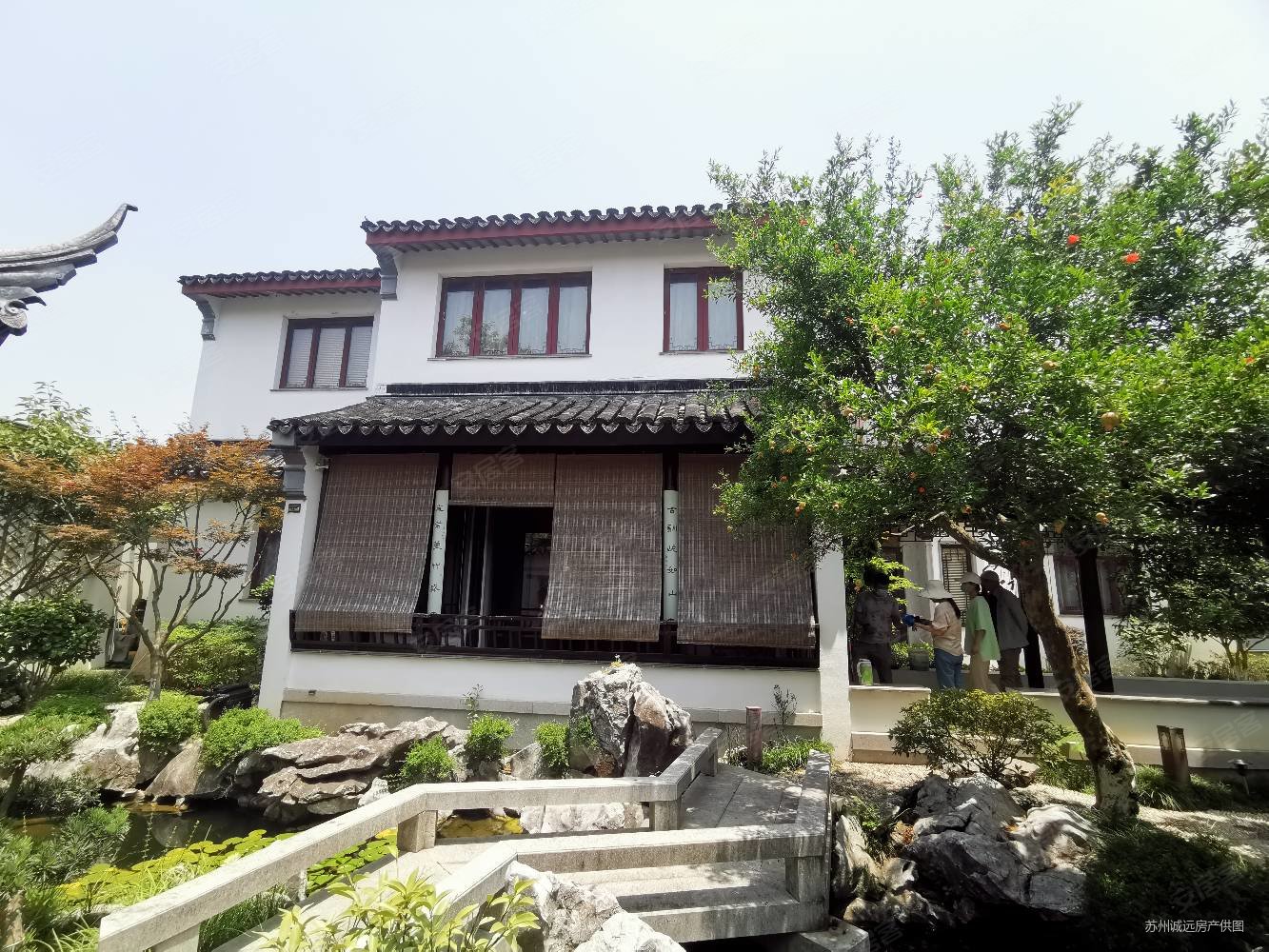 甪直瑞园中式园林别墅占地一亩多,环境漂亮,鸟语花香小乔流水,中梁独