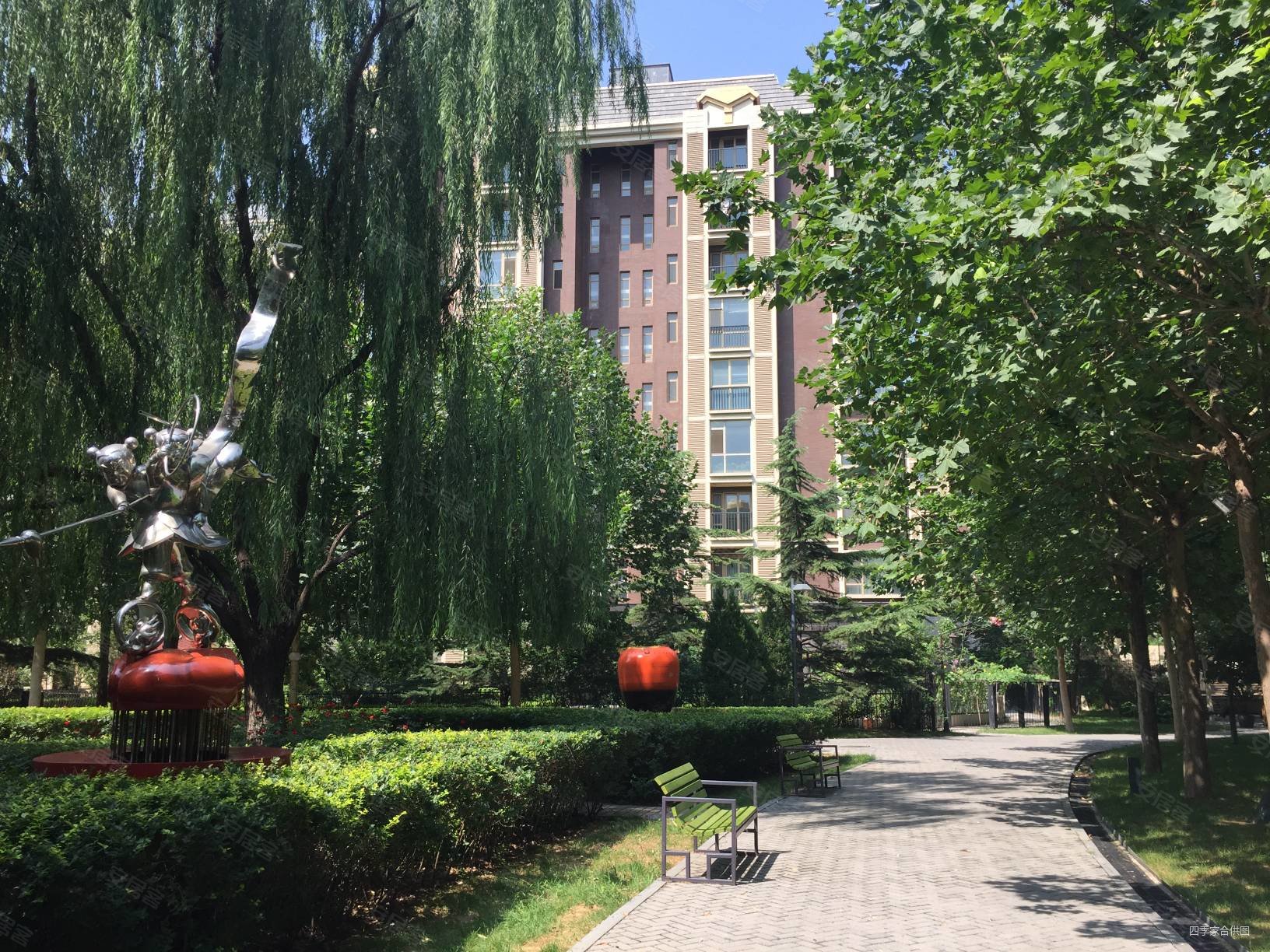 业主急售通州月亮河176平6   ,均价3.7万精装电话咨询