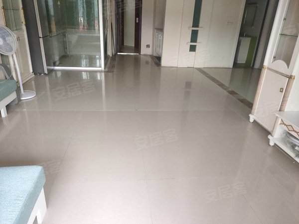 临春河路七小附近福泉花园出租,精装三房二卫双阳台,随时可看房