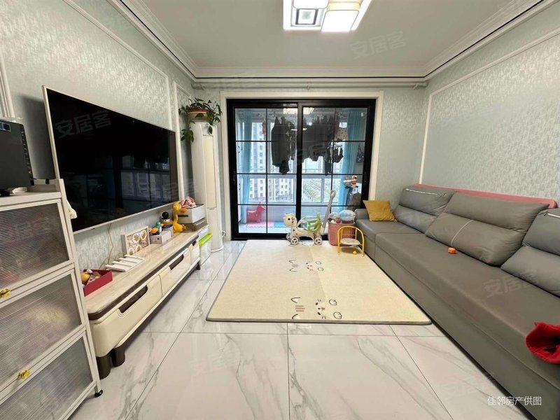 紫艺华府 商品住宅 精装修 车位充足 小三房 南北通透