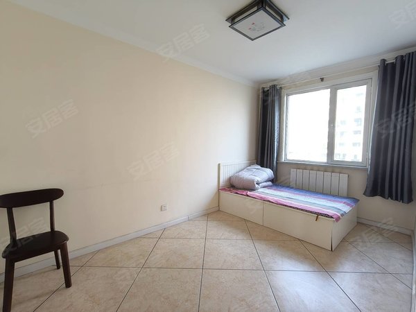 包头昆都仑包头乐园京奥港花园出租京奥港精装三室，130 平月租金 1900出租房源真实图片