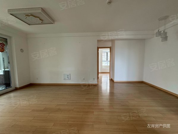 诚售 九里万科城 万科公园里 东边户天花板 包含储藏室