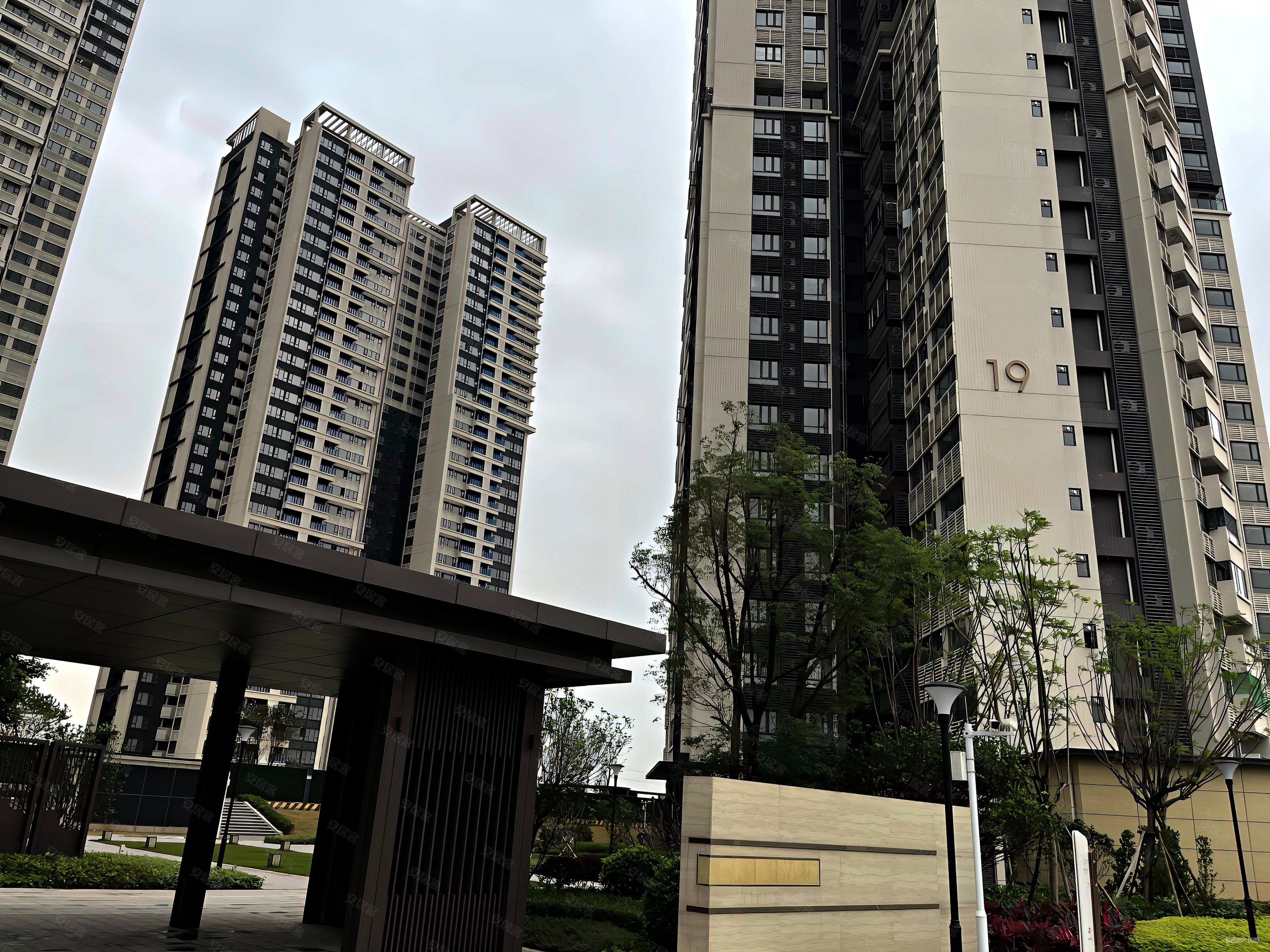 白云湖品实云湖花城精装修配套金广附地铁口上盖价格可议