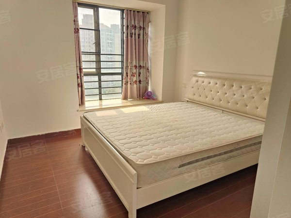 【多图】龙光海悦城邦,中山租房,干净整洁 精装三房两卫 高楼层 拎包