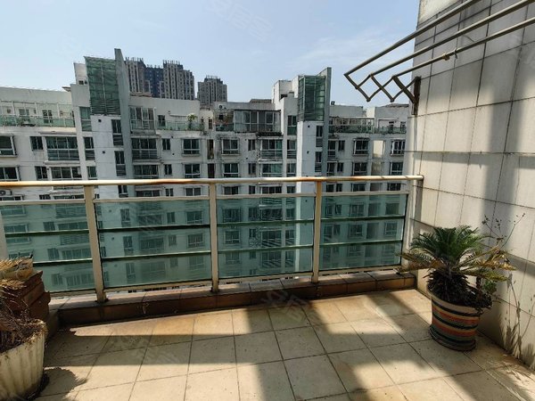 昆山玉山城南四季华城立臻宿舍旁四季华城,主卧带阳台出租,家电全拎包