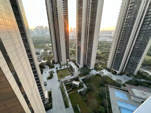 深圳福田华强北华富村华富村 4室2厅2卫 13500.