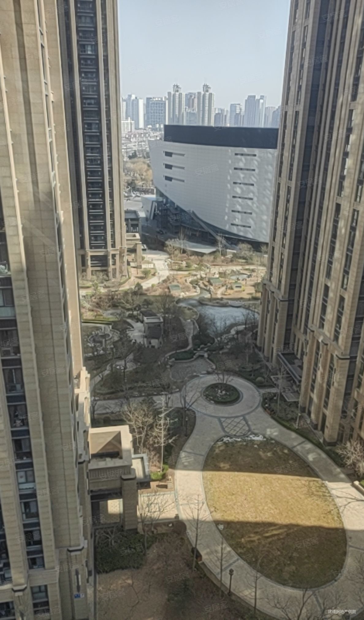 新源燕府建设北大街3室2厅2卫13738平方米