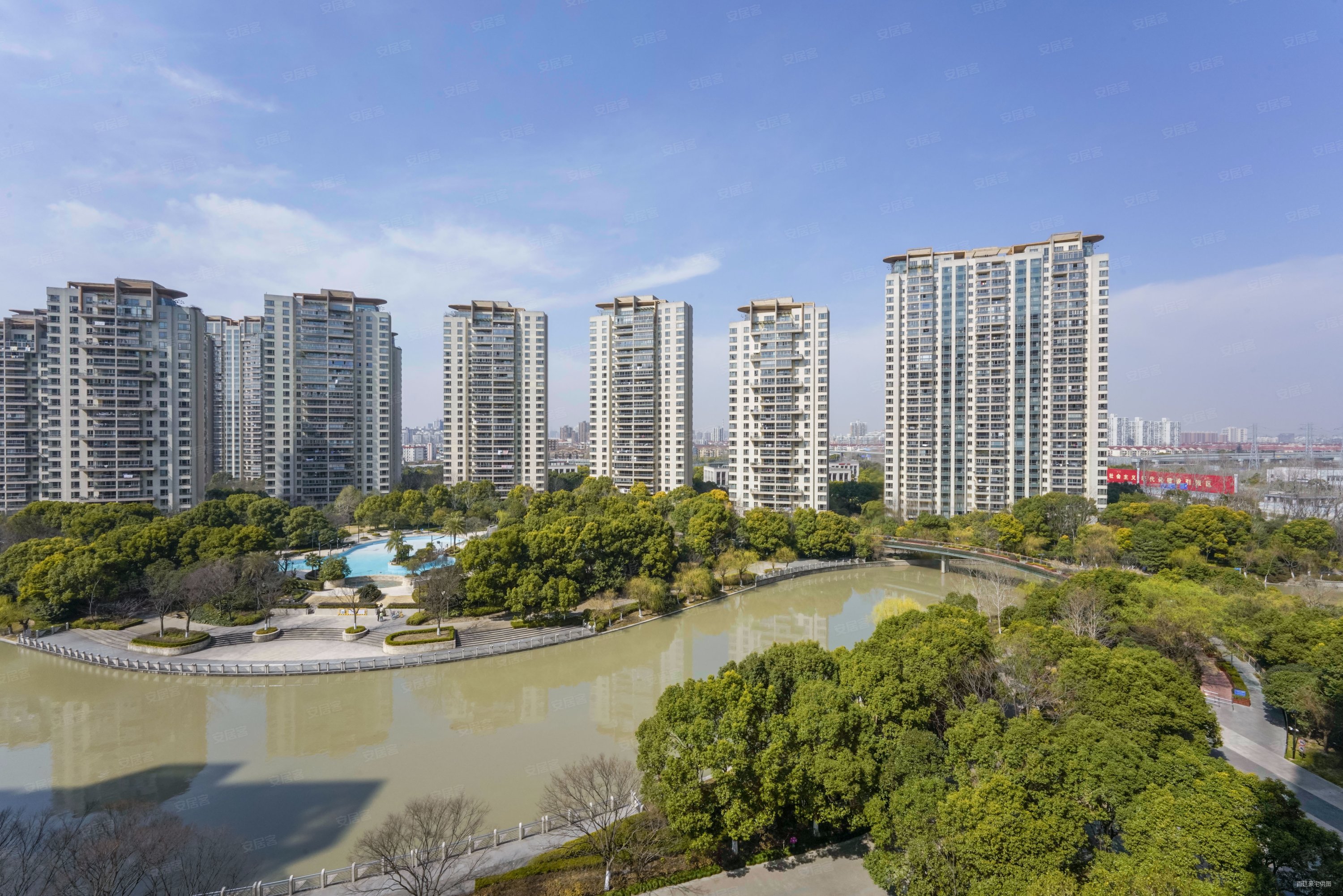 仁恒河滨城(二期)8室3厅4卫501.85㎡南北7000万