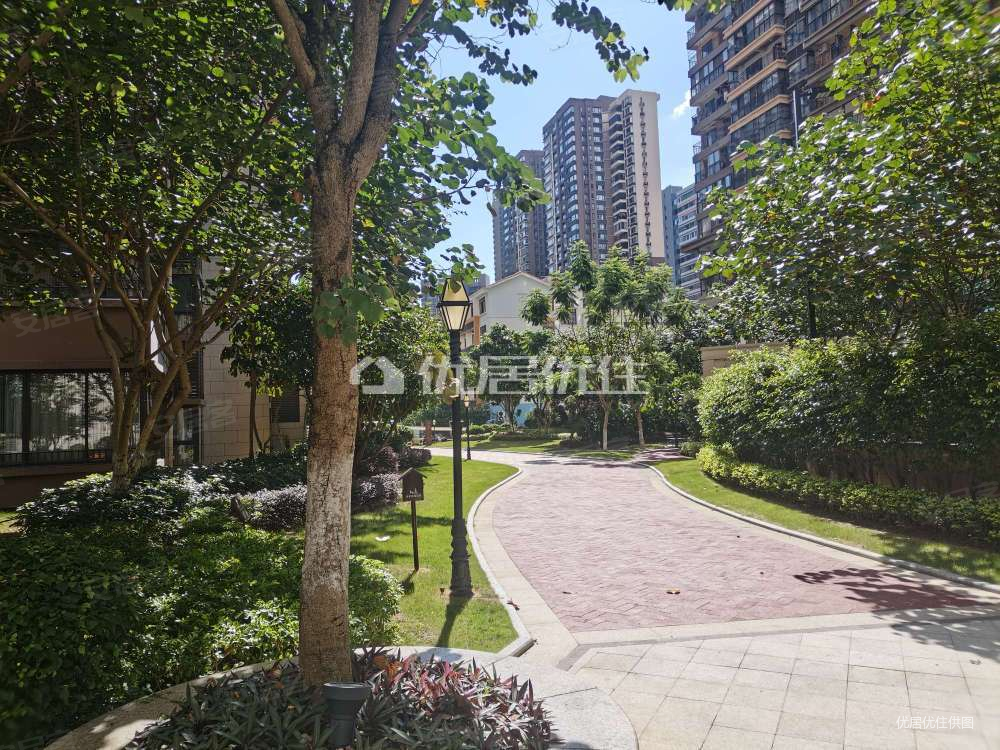 联发君澜毛坯大5房超大阳台仅售184万起