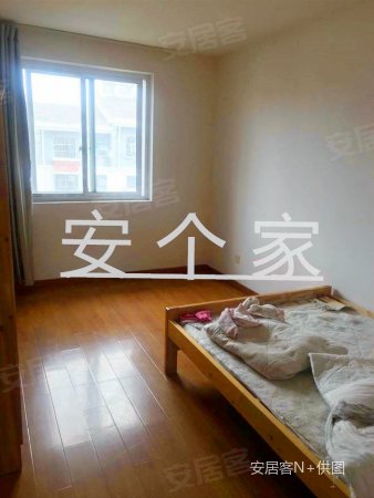 临湖景苑3室2厅2卫121㎡南115万