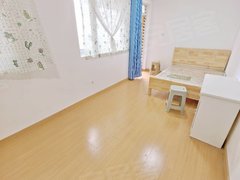 武汉汉南汉南城区无中介 可谈价3米大阳台房 可短租 可月付 近中航锂电 小鹏出租房源真实图片