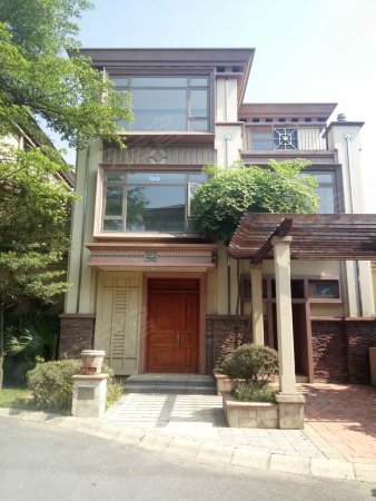 别墅和黄逸翠庄园 前后大花园 有车位有 电梯位 李嘉诚别墅