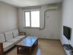 青岛黄岛隐珠宏程家天下 套一房子板正干净月租800元出租房源真实图片