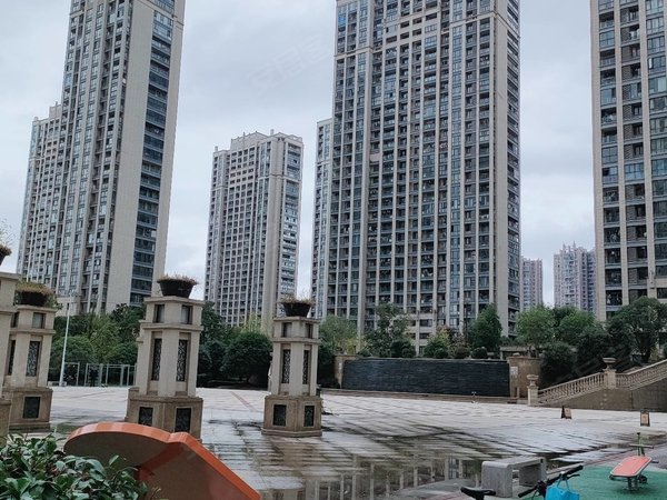 义乌廿三里拨浪鼓花园金麟花园商贸城北下朱青口廿三里金麟花园105平