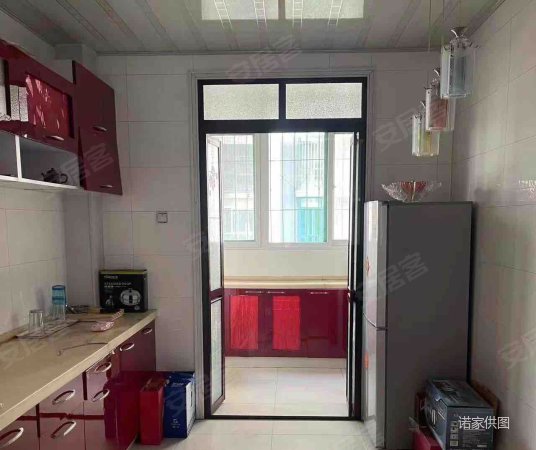 金海花园(滨海) 正南朝向 中间楼层 满五   交通便捷