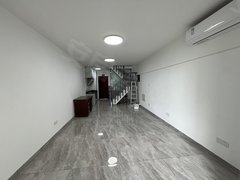 海口龙华滨海可注册公司办工 绿地海德公馆LOFT复式两层1房2卫出租房源真实图片