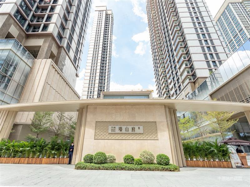 万科香蜜府4室2厅2卫178.29㎡南北2800万