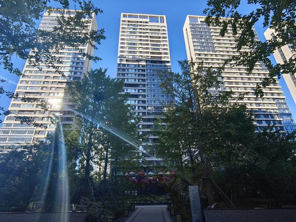 大连中山华乐广场万科誉澜道东港万科誉澜道70年住宅2室1厅拎包住!