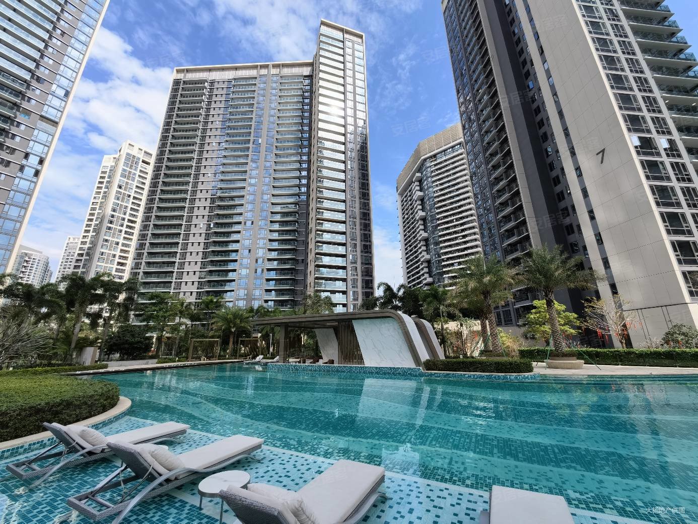 来电85折送车位珠海南湾豪宅大平层现楼享员工价