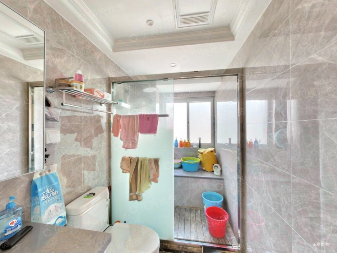 新城玖珑湖3室2厅2卫129.83㎡南北159万