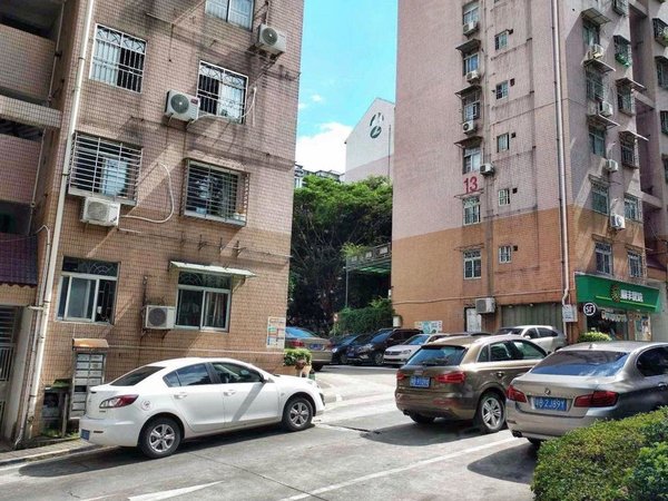 深圳罗湖清水河龙园山庄店长!