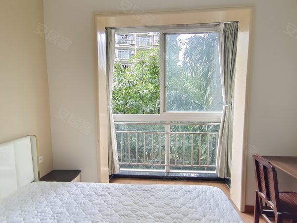 重庆渝北花卉园碧泉花园花卉园地铁口 无中介 可月付 可短租 押一付一