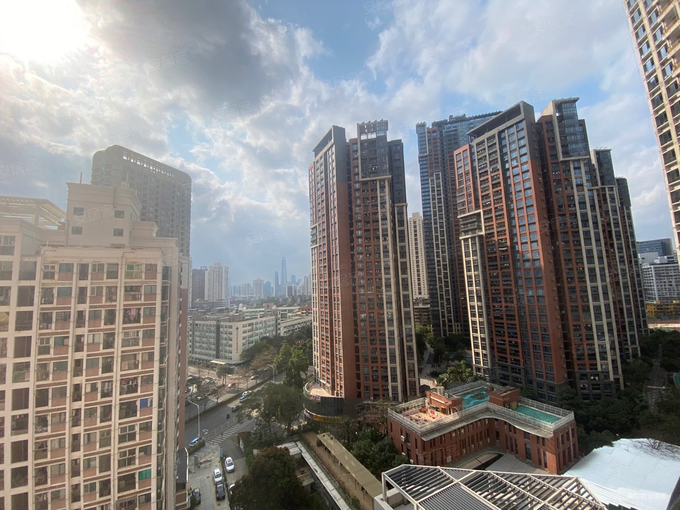 翠竹地铁口豪装大阳台万科俊园