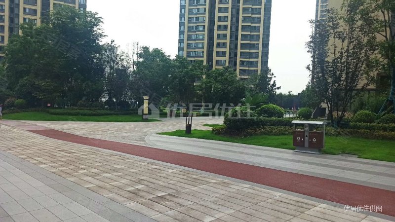 三亚湾刚满2年业主亏钱出售小区环境好得很