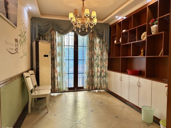 重庆开州云枫街道侨城御景首租1.