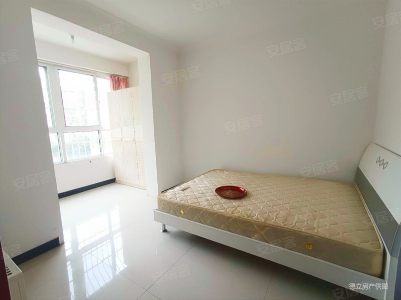 出售前进路筑城国际花园电梯小洋房 三室南北通透面积110平