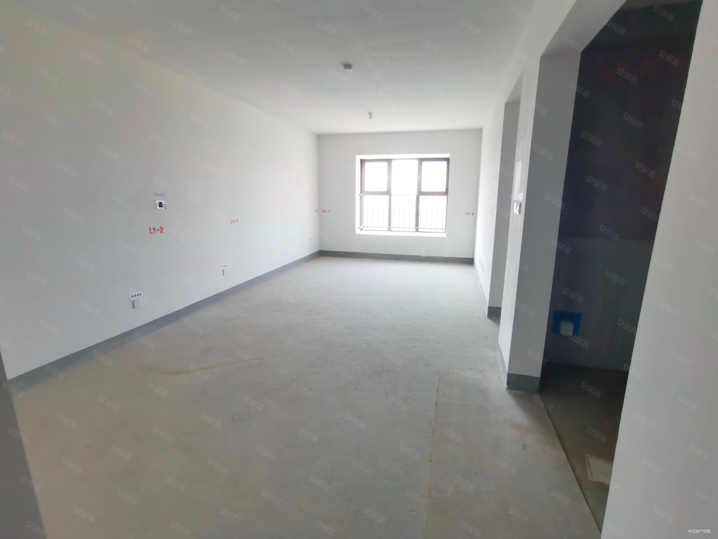 蓝石大溪地  三室小高层  电梯入户  单价8000