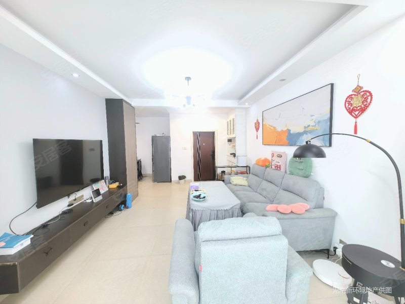 2号线地铁口 刚需好房 九成新带家具家电 中间层 随时看房,星城映象