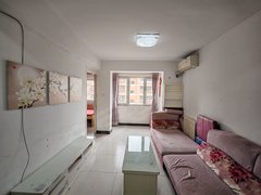 北京门头沟龙泉石泉砖厂B1小区 中楼层一室一厅 有家具 看房方便出租房源真实图片