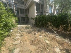 青州青州城区泰华城凌云居1楼带院子2室2厅精装修带车位带全套家具家电1200出租房源真实图片