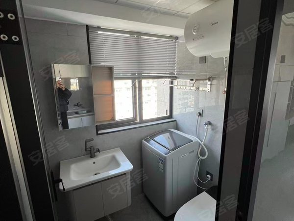 海宁海宁市区硖石新华苑爱琴海楼上一室一厅可短租 新华苑装修好密码锁家电齐全出租房源真实图片