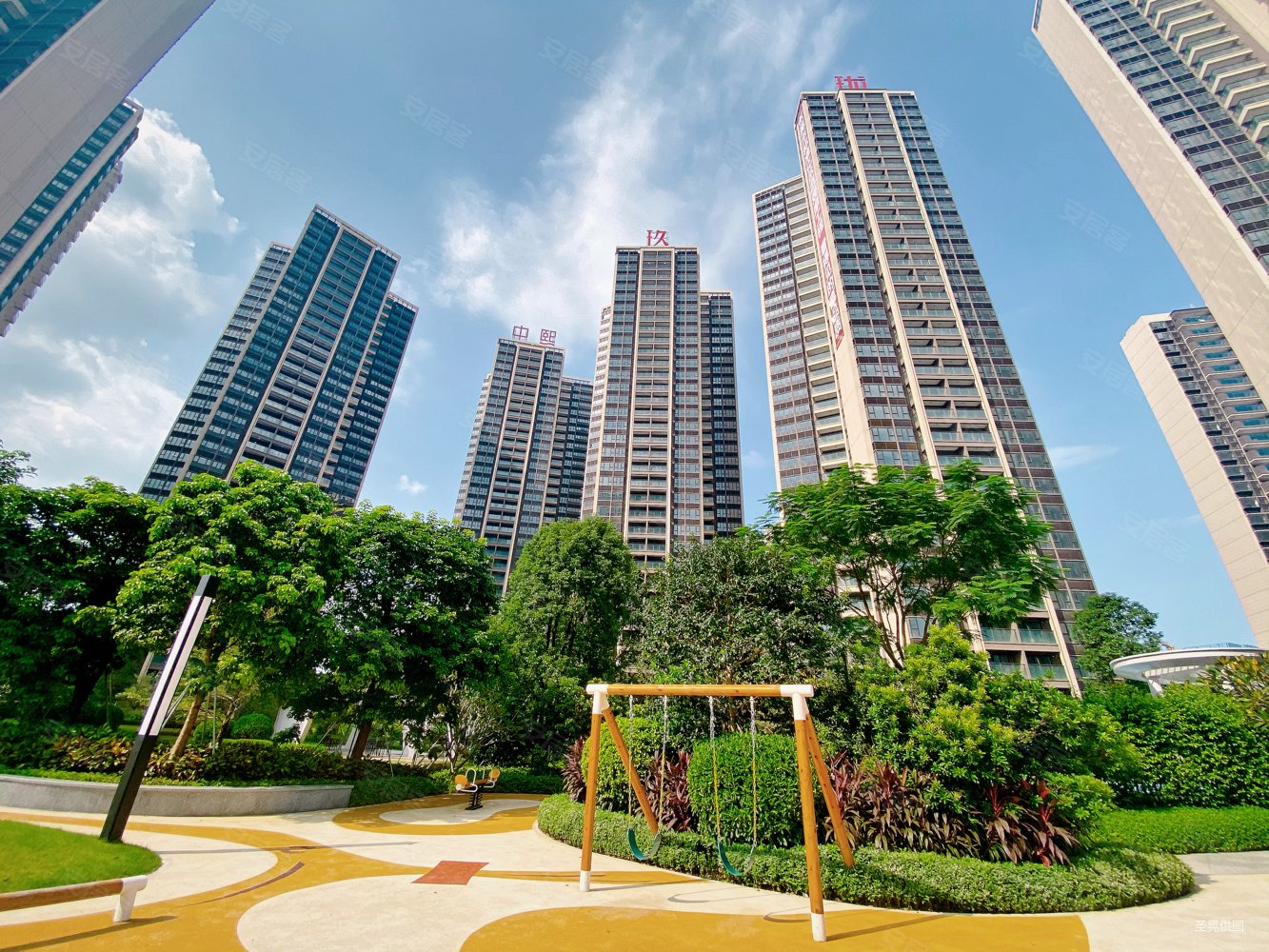 金田花园精装复式业主急卖,户型通透采光良好,保养非常好