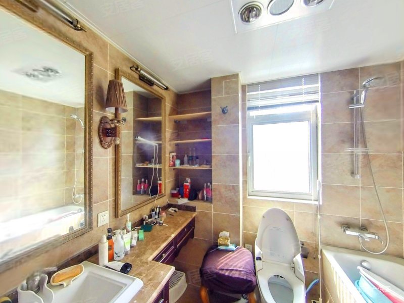 00 4室2厅3卫 豪华装修诚心售,冠诚苑(冠城)二手