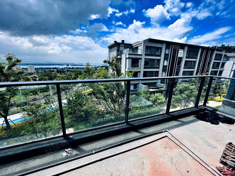 滇池半山观滇复式中空大跃层