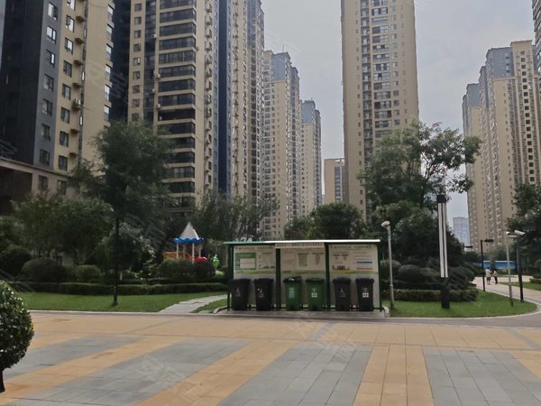 贵阳小河经开区长江路恒大翡翠华庭长江路 地铁口 恒大翡翠华庭 二房出租 拎包入住 家具齐全出租房源真实图片