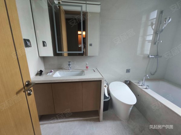宁波府 凤起潮鸣 东部高端小区专做 多套可看 随时在岗