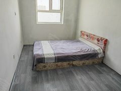 喀什市花苑小区 2室1厅1卫 52平 ，简单装修，急于出租。