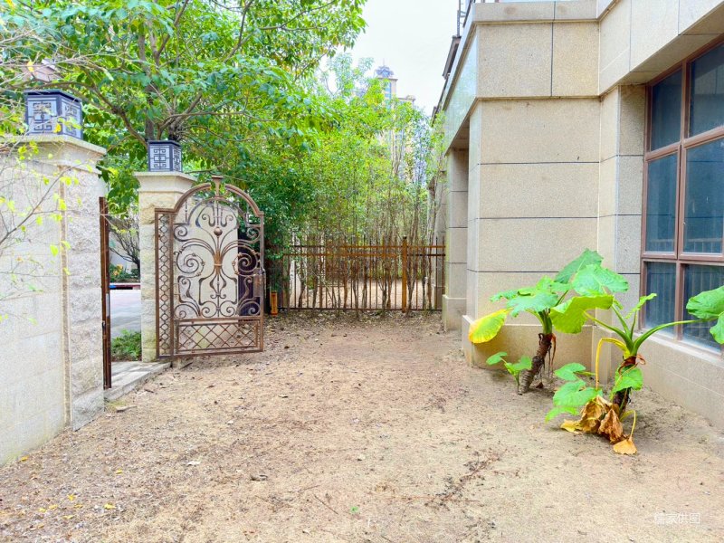 世纪金湖花园别墅