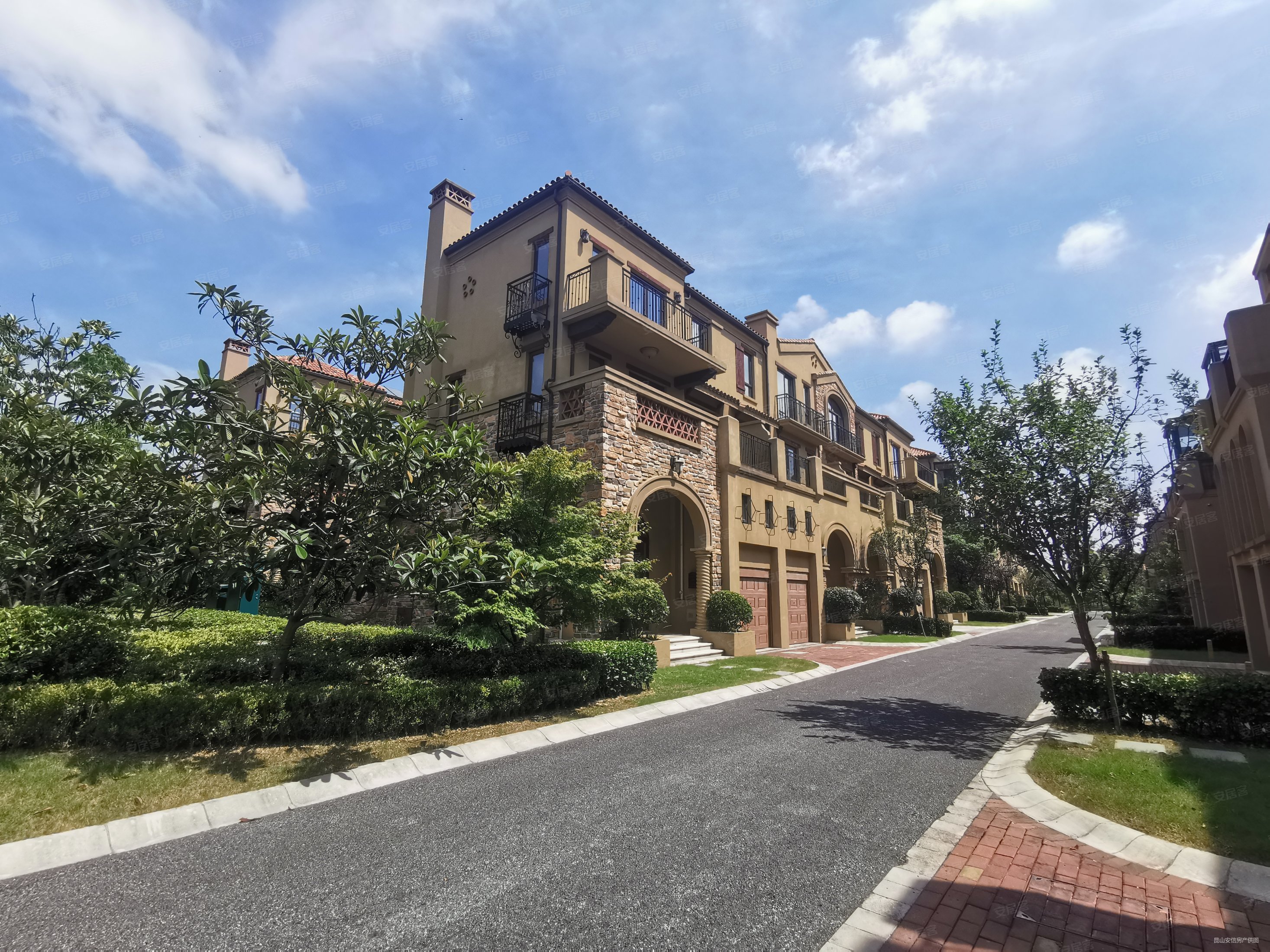 长泰淀湖观园(别墅)3室3厅3卫224㎡南北378万