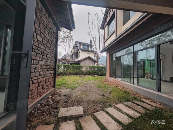 璧山必看湖山别墅,超大花园,露台多,独门独院,带车位,东亚白云湖(别墅