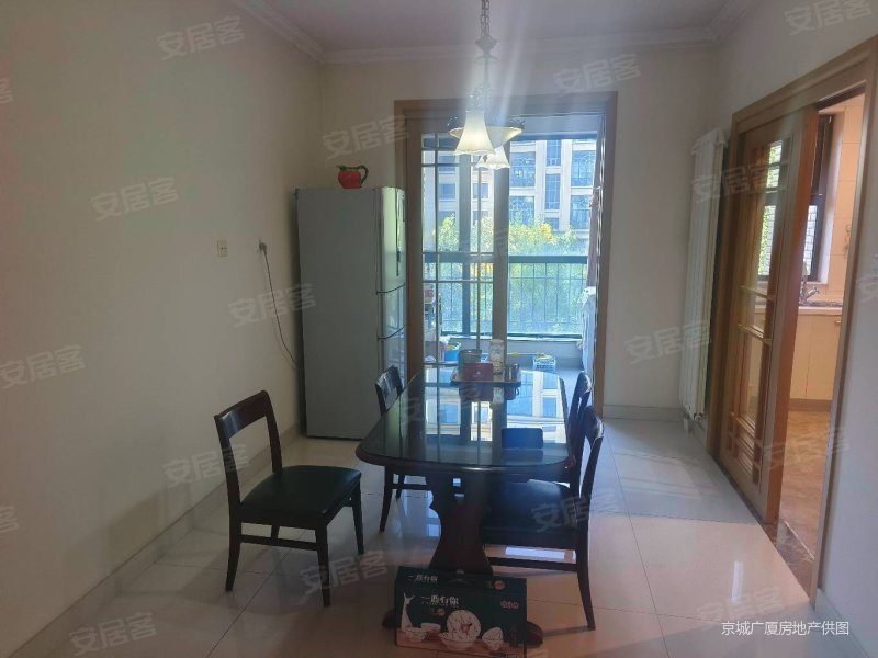 东岸国际一期  原木风格双阳卧