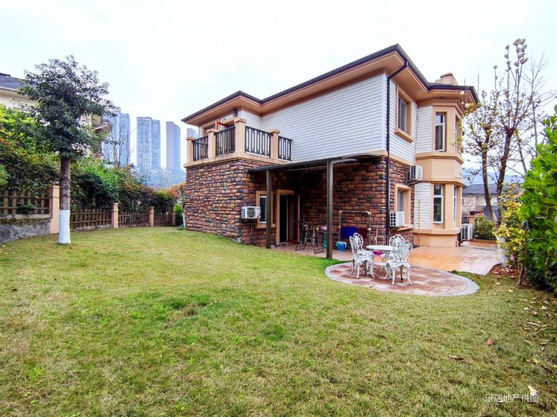 保利国际高尔夫花园3  装修 带300平花园 双车库 环境好